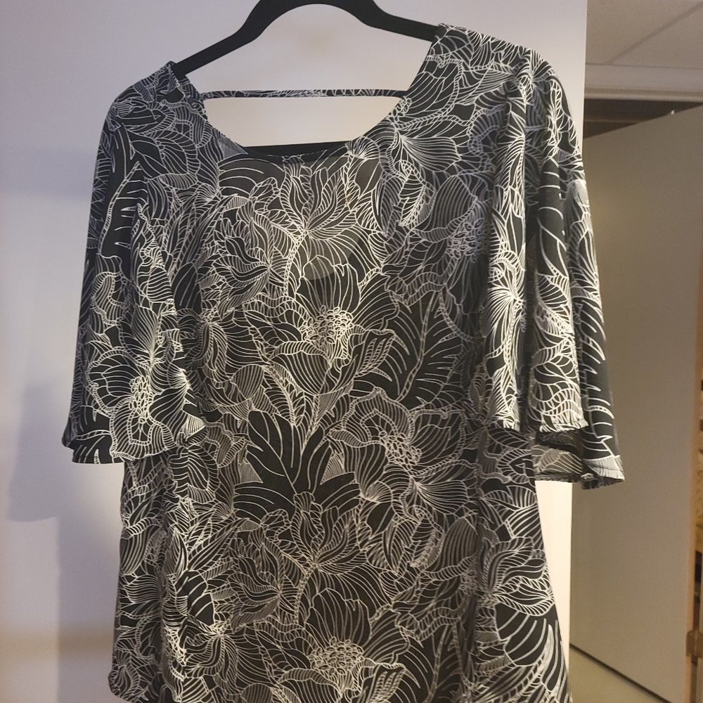 Open back floral blouse